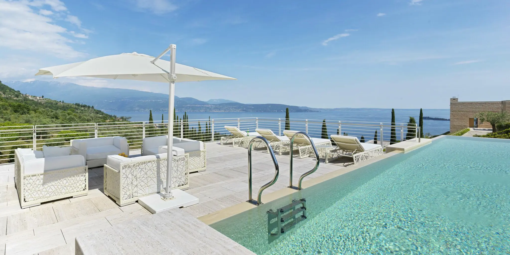 Villa Richard Meier Pool Mit Terrasse Im Hotel Eden Reserve