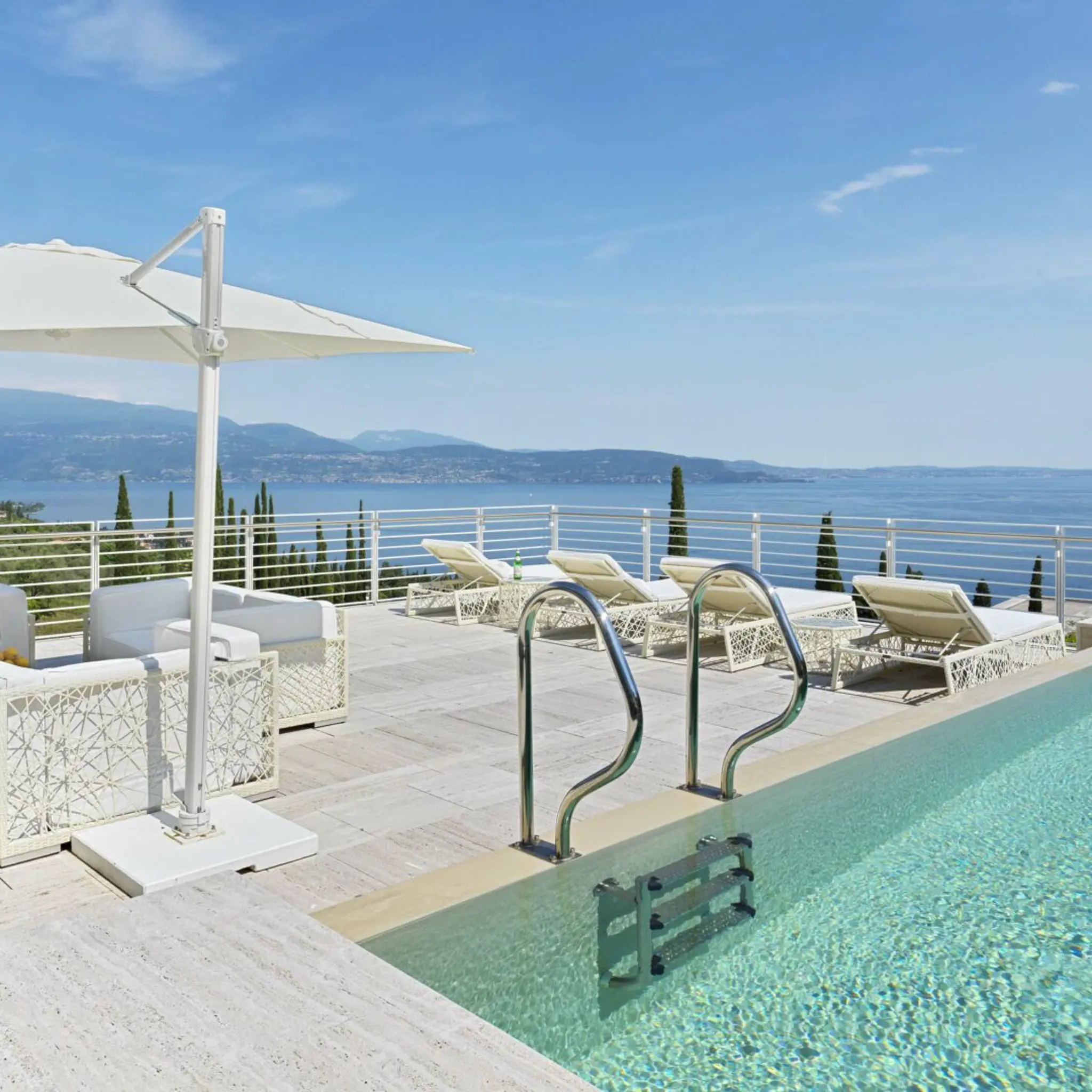 Villa Richard Meier Pool Mit Terrasse Im Hotel Eden Reserve